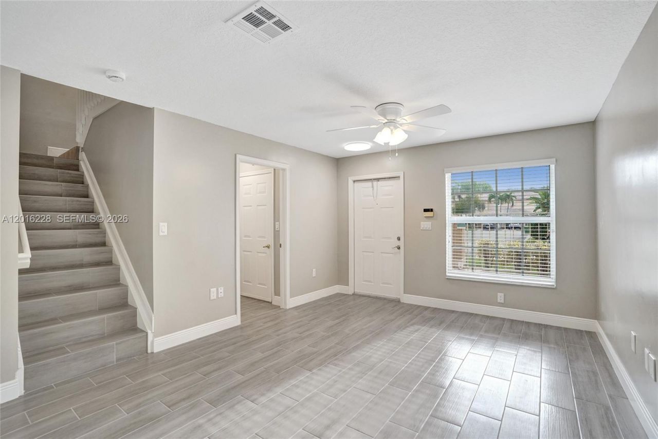 17043 NW 22nd St, Pembroke Pines, FL 33028 Photo