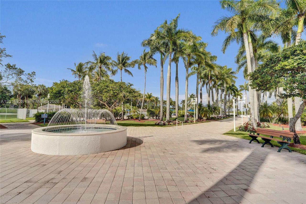 17043 NW 22nd St, Pembroke Pines, FL 33028 Photo