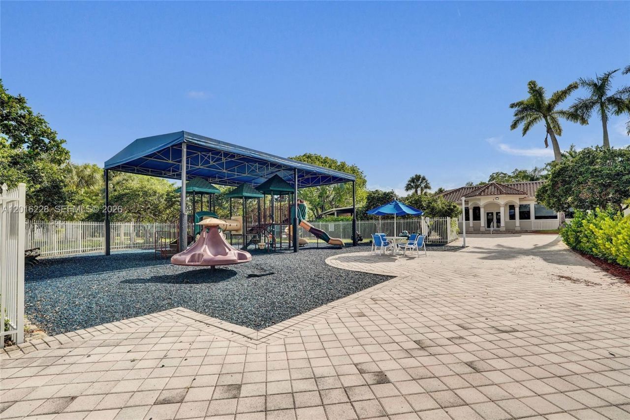 17043 NW 22nd St, Pembroke Pines, FL 33028 Photo