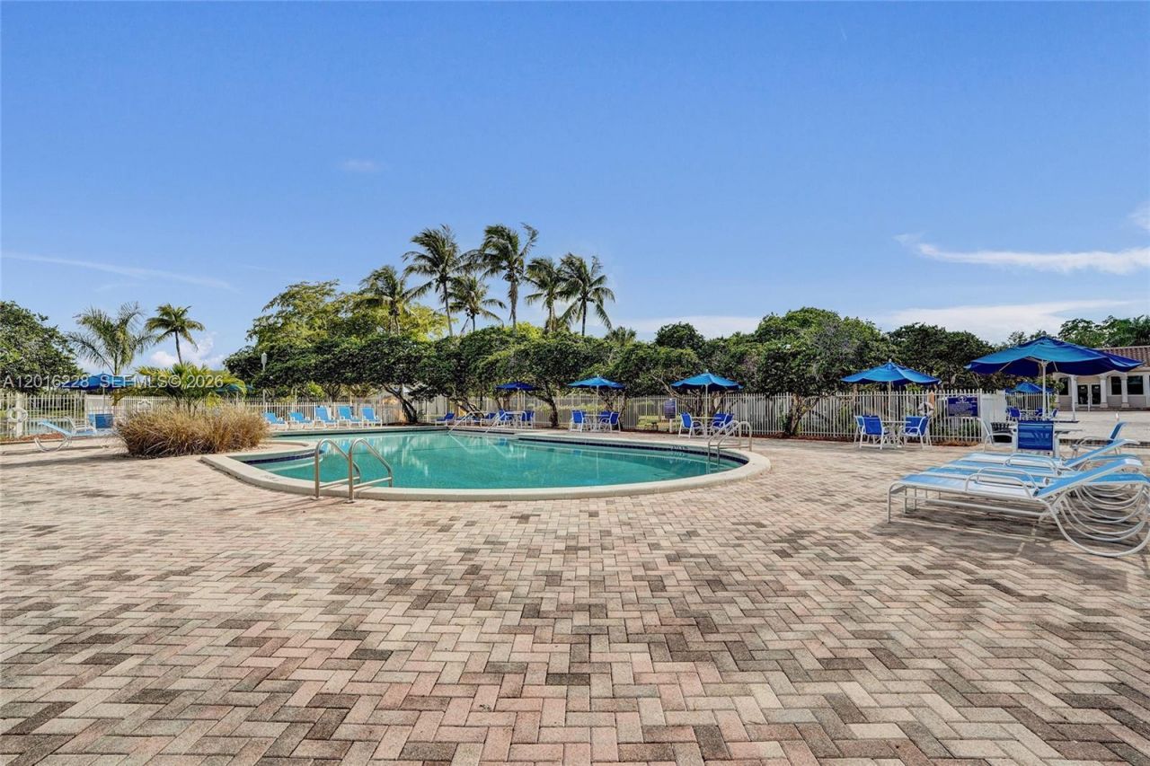 17043 NW 22nd St, Pembroke Pines, FL 33028 Photo