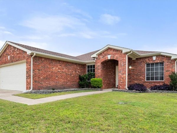 6711 Barred Owl Road , Arlington, TX 76002