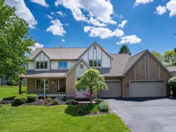 6157 Inverurie Drive E, Dublin, OH 43017