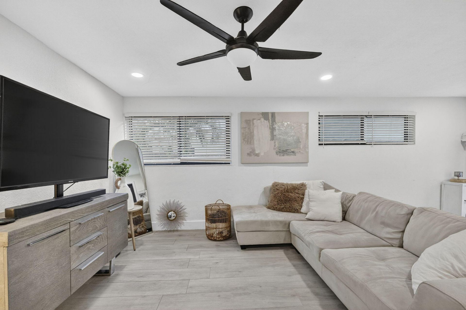 830 NE 59th Court, Oakland Park, FL 33334 Photo