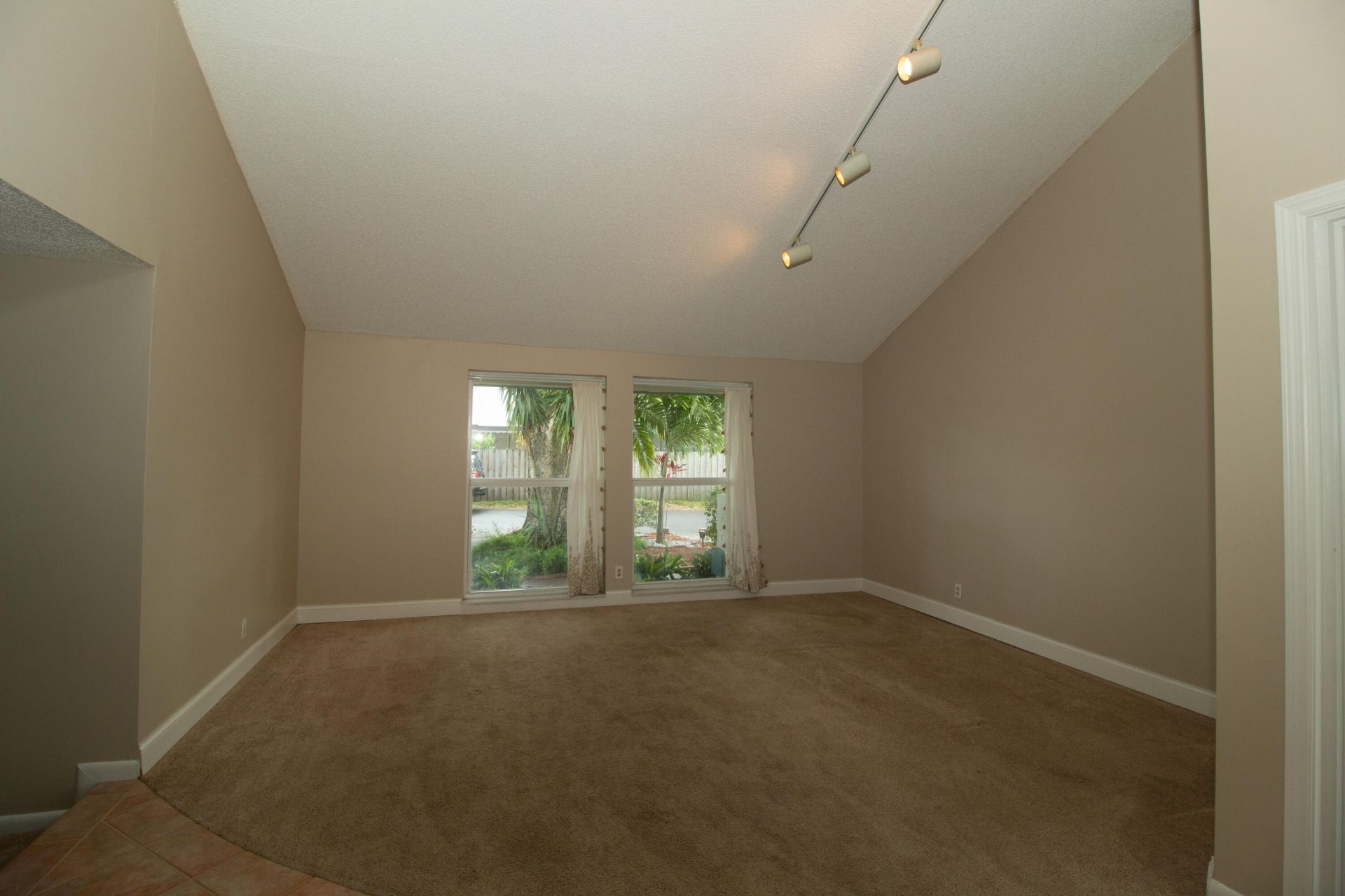 8321 SW 39th Court, Davie, FL 33328 Photo