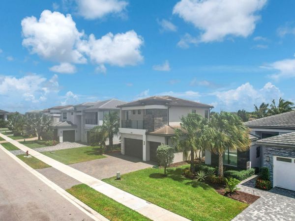 8586 Dream Falls Street, Boca Raton, FL 33496