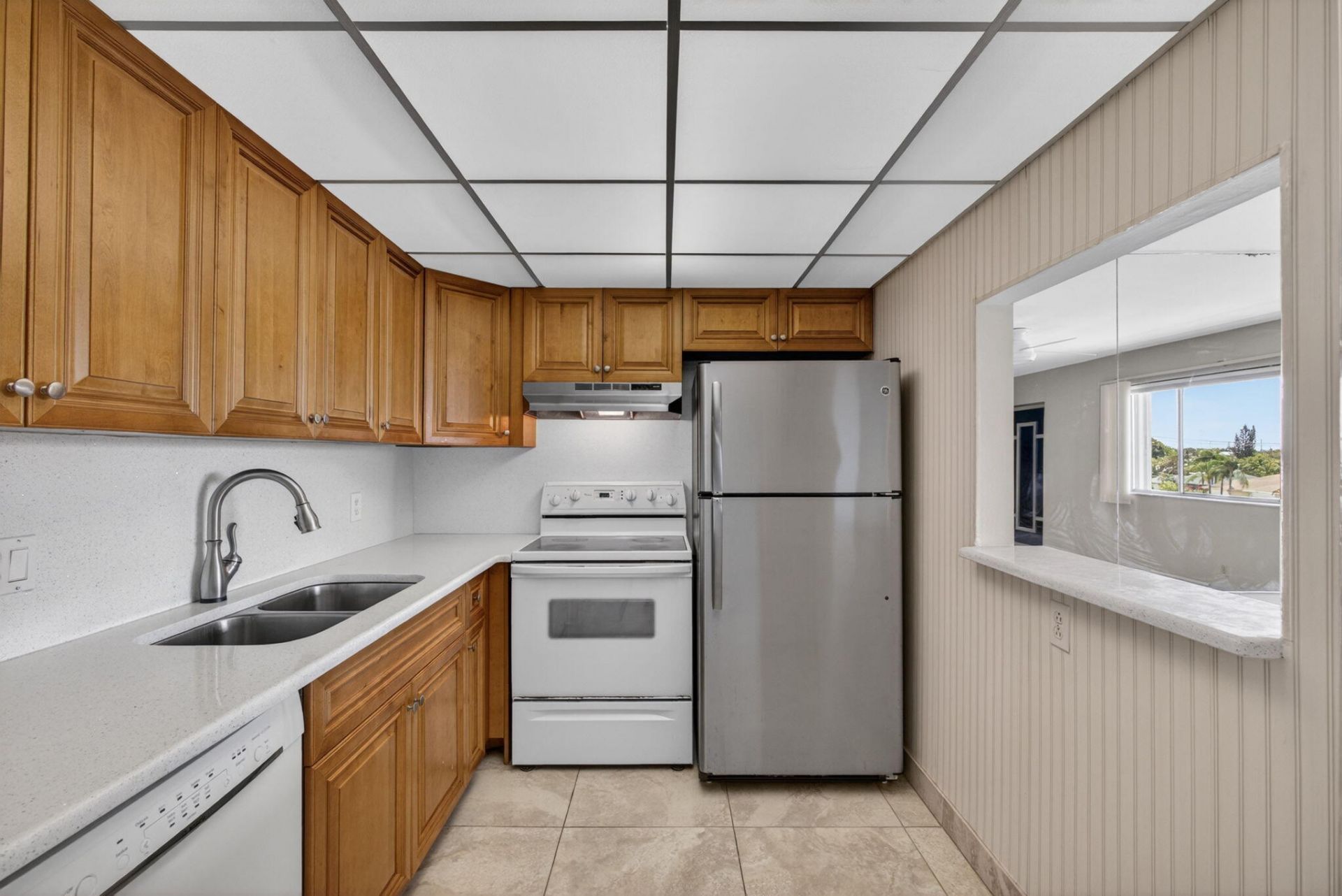 300 S Village Green Cir Circle S, Unit 420, Palm Springs, FL 33461 Photo