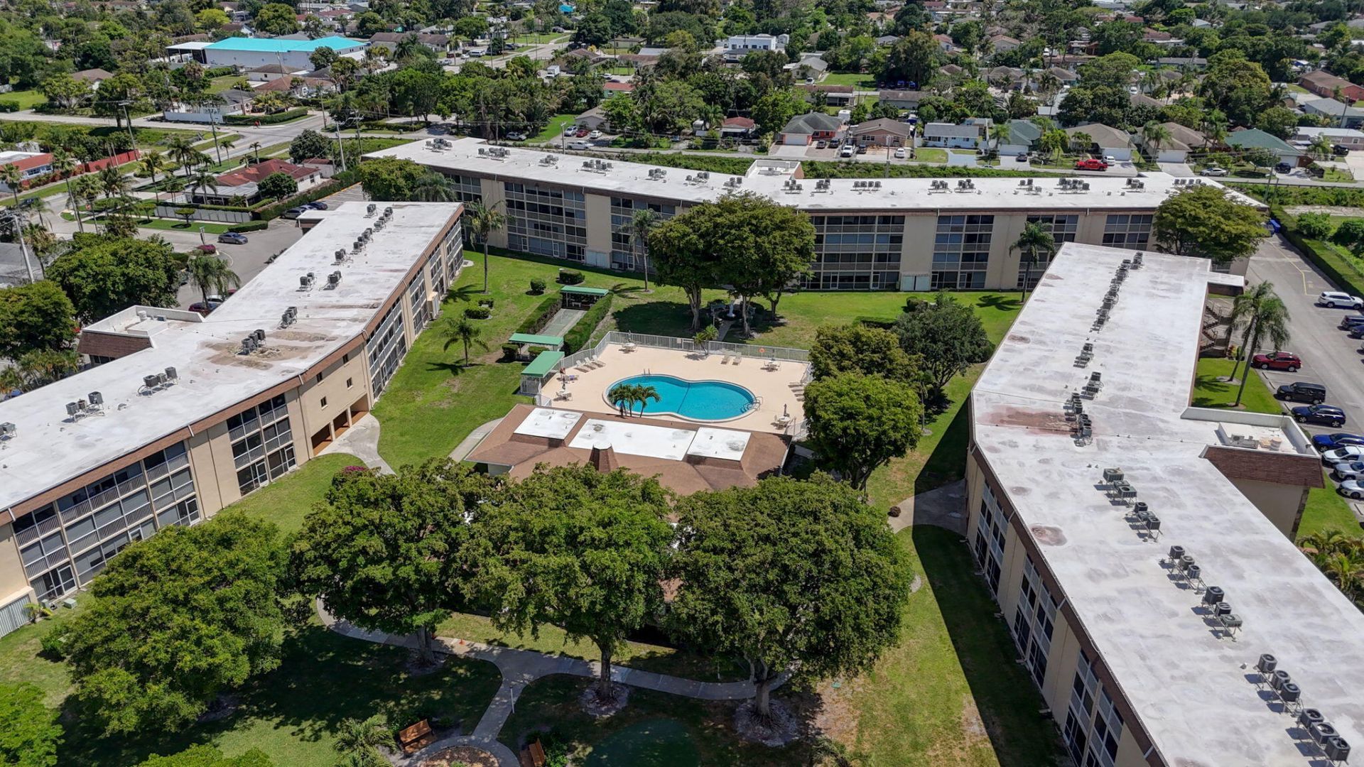 300 S Village Green Cir Circle S, Unit 420, Palm Springs, FL 33461 Photo