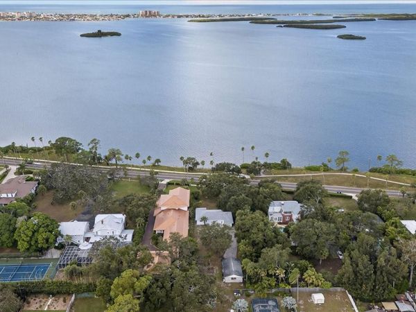 215 EDGEWATER DRIVE , DUNEDIN, FL 34698