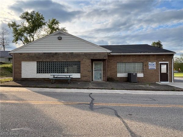 3819 W Main Street , New Waterford, OH 44445