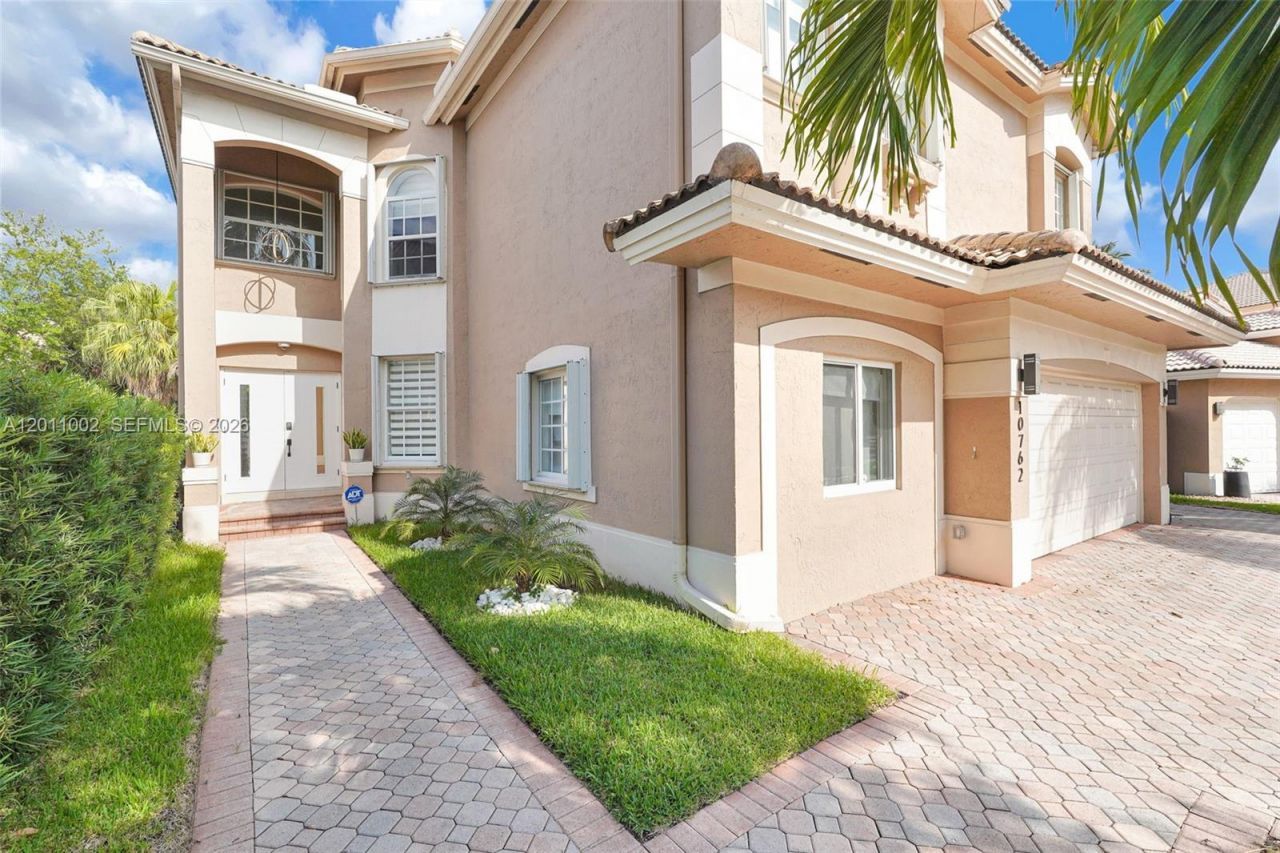10762 NW 71st St, Doral, FL 33178 Photo