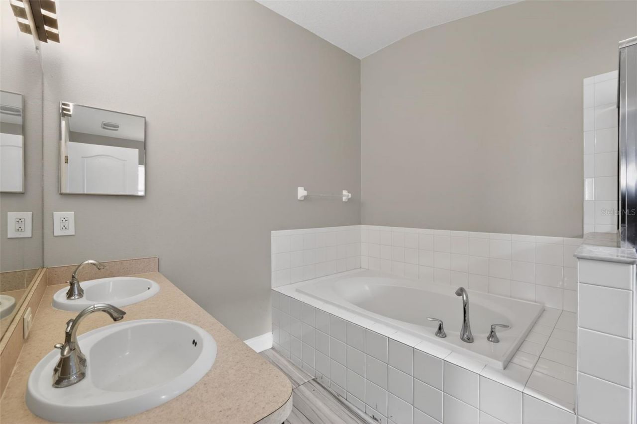 7513 Turtle View Drive , Ruskin, FL 33573 Photo