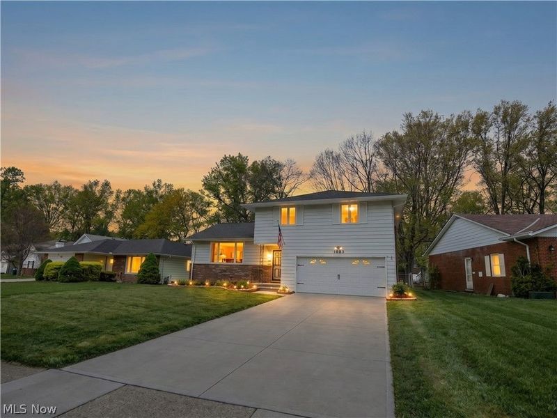4633 Whitehall Drive, South Euclid, OH 44121 Photo 2