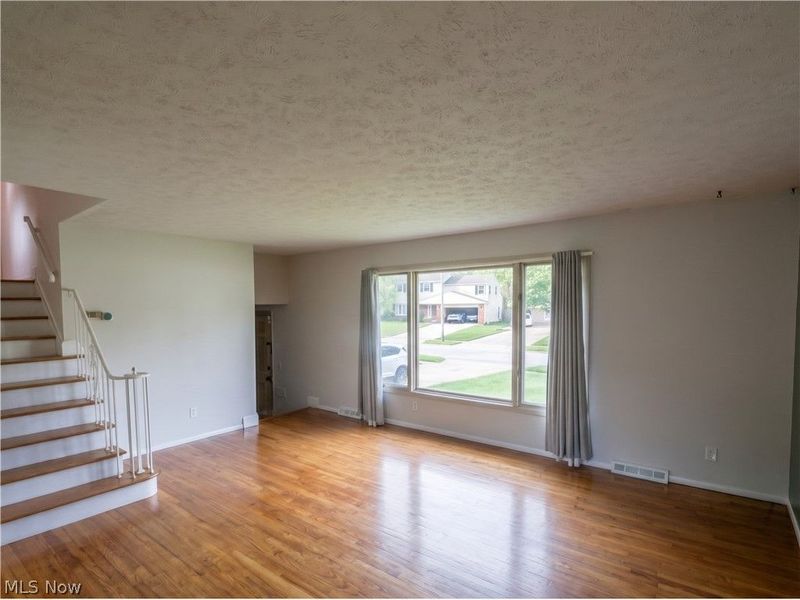 4633 Whitehall Drive, South Euclid, OH 44121 Photo 3
