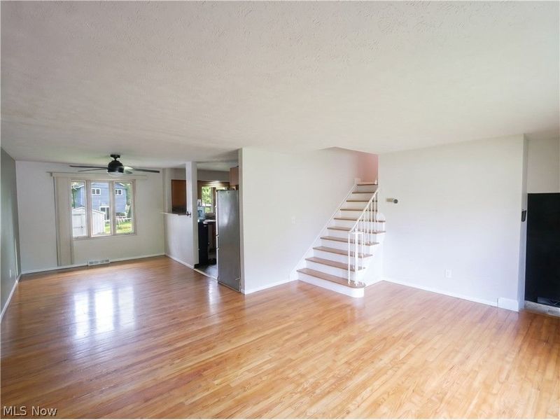 4633 Whitehall Drive, South Euclid, OH 44121 Photo 6