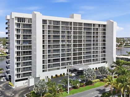 521 N Riverside Dr Pompano Beach, FL 33062