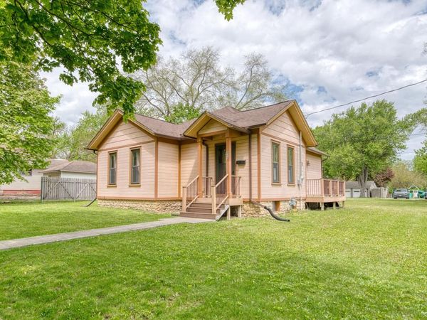 826 Walworth AVENUE, Whitewater, WI 53190