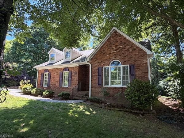 2194 Benwicke Drive , Pfafftown, NC 27040