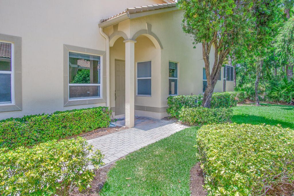 7084 Torrey Pines Circle, Port Saint Lucie, FL 34986 Photo
