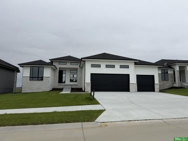 5811 N 197th Street, Elkhorn, NE 68022