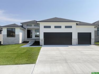 5811 N 197th Street, Elkhorn, NE 68022