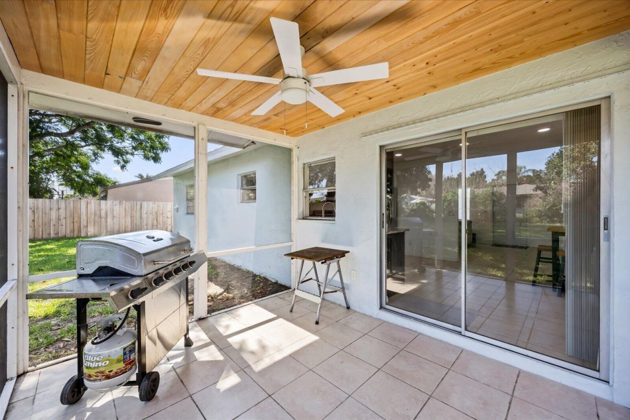 1549 SE Minorca Avenue, Port Saint Lucie, FL 34952 Photo
