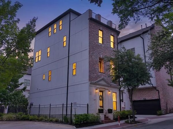 406 Mills Street, Fort Worth, TX 76102
