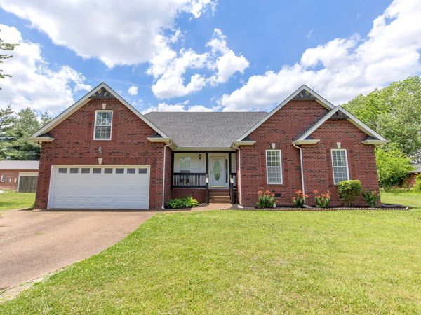 217 Riggs Ave, Portland, TN 37148