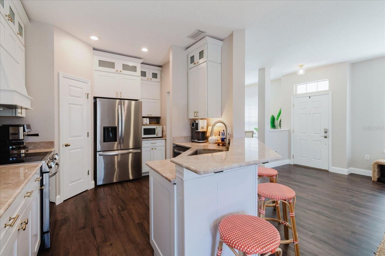 602 51st Avenue N, Saint Petersburg, FL 33703 Photo