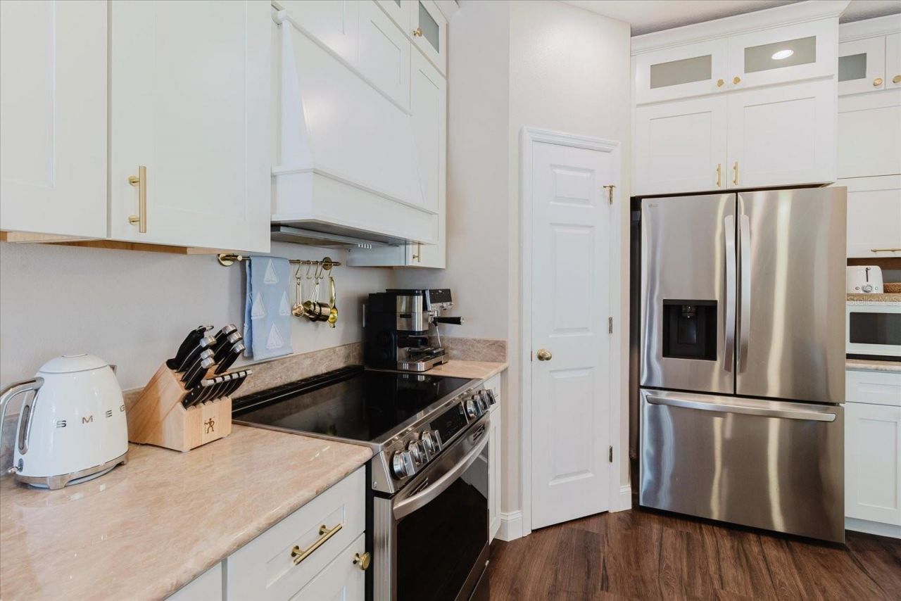 602 51st Avenue N, Saint Petersburg, FL 33703 Photo