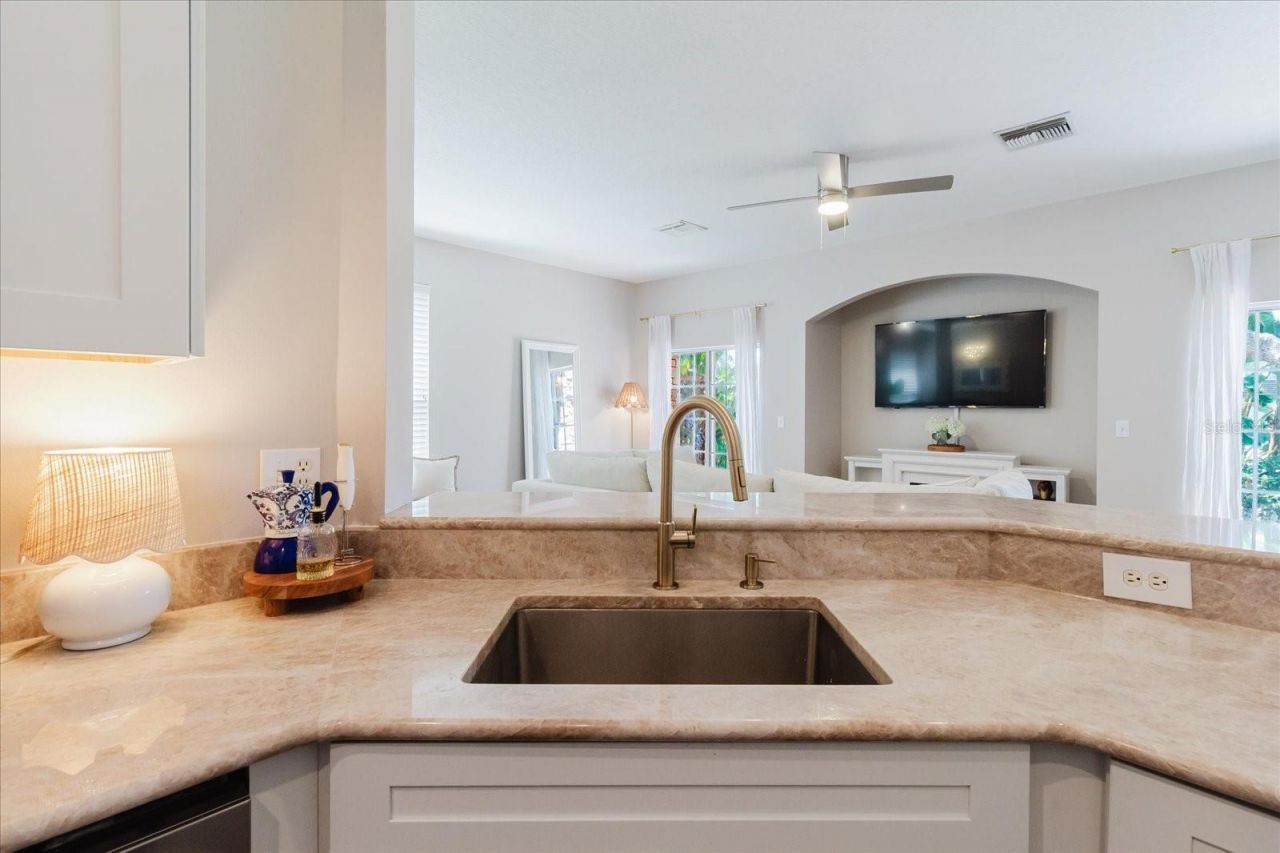 602 51st Avenue N, Saint Petersburg, FL 33703 Photo