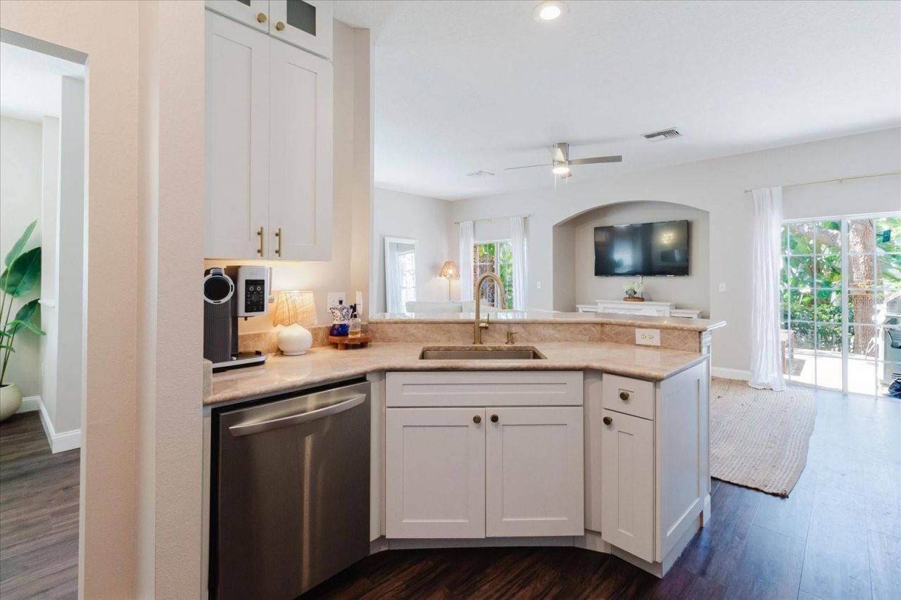 602 51st Avenue N, Saint Petersburg, FL 33703 Photo