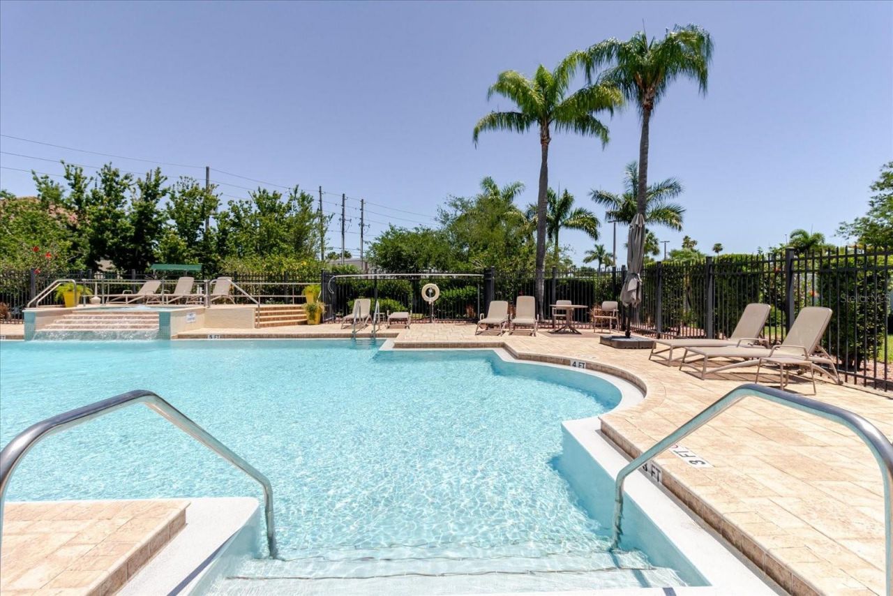 602 51st Avenue N, Saint Petersburg, FL 33703 Photo