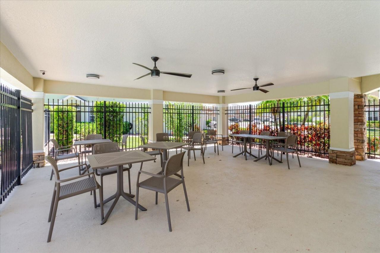602 51st Avenue N, Saint Petersburg, FL 33703 Photo