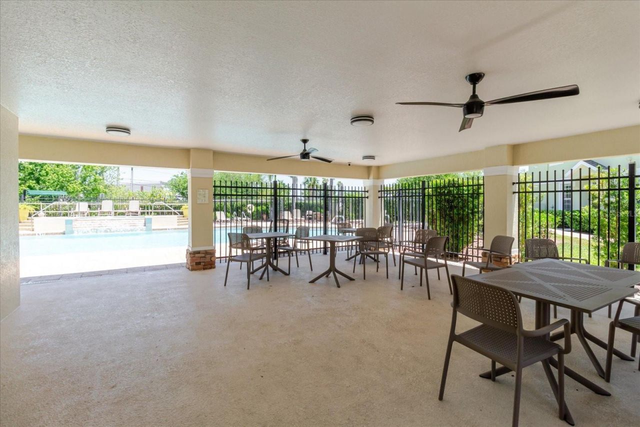 602 51st Avenue N, Saint Petersburg, FL 33703 Photo