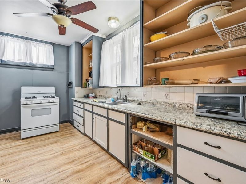 15 S Portland Avenue, Youngstown, OH 44509 Photo 12