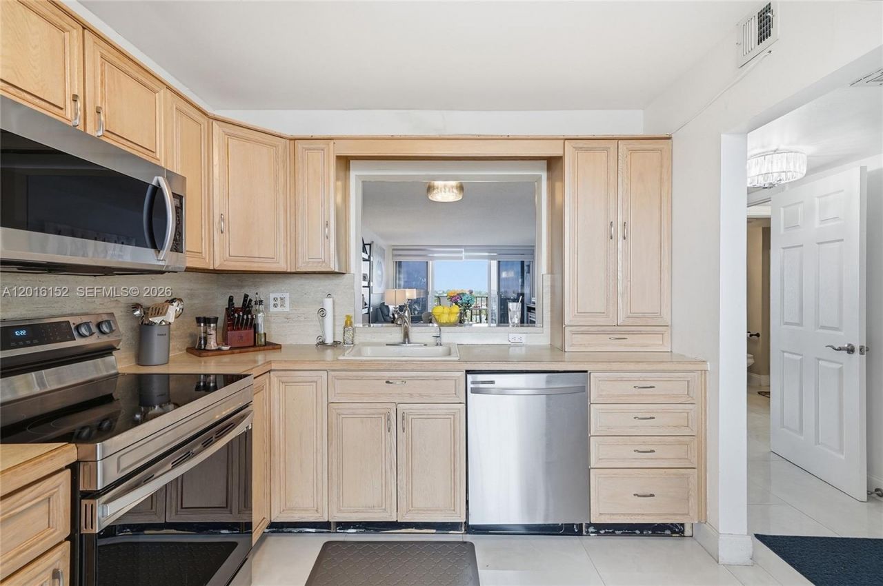 Please Call For Address, Unit 808, Pompano Beach, FL 33062 Photo