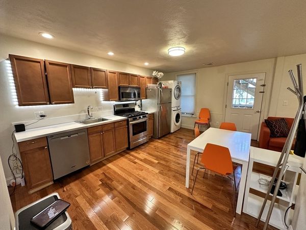 130 W 8th St, Unit 1A, Boston, MA 02127