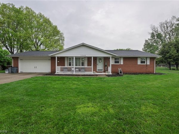 1346 Independence Circle SE, New Philadelphia, OH 44663