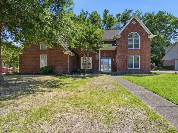 8905 BRIDLEWOOD LN, Memphis, TN 38016