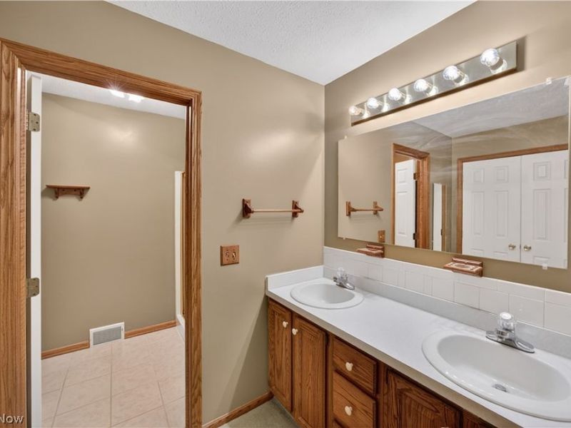 1338 Sharonbrook Drive, Twinsburg, OH 44087 Photo 23
