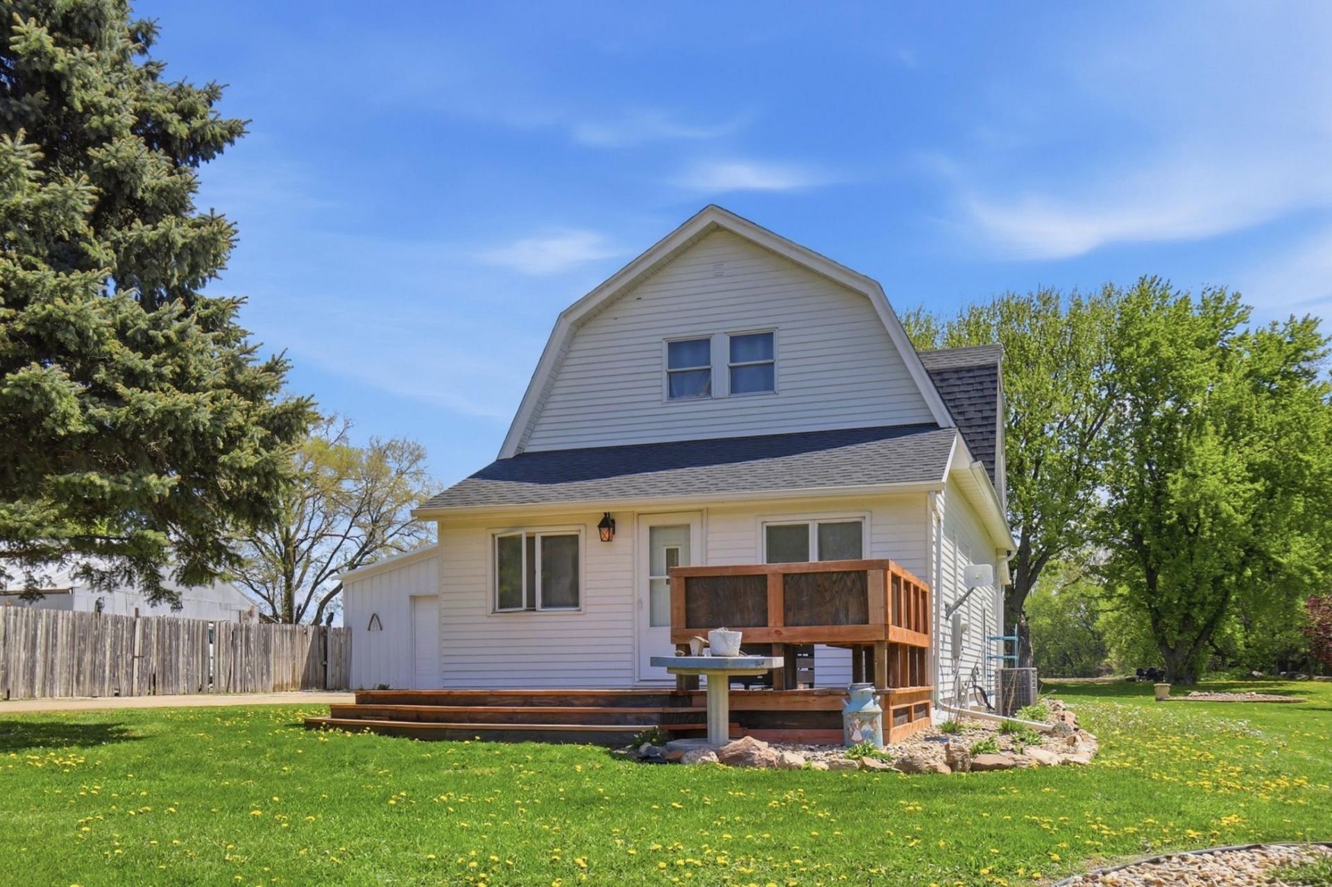 27090 540th Avenue, Lansing, MN 55950