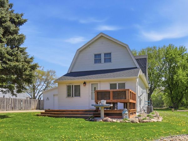 27090 540th Avenue, Lansing, MN 55950