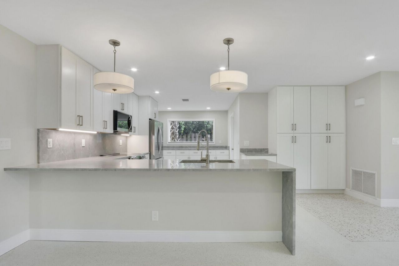 732 Pelican Way, North Palm Beach, FL 33408 Photo