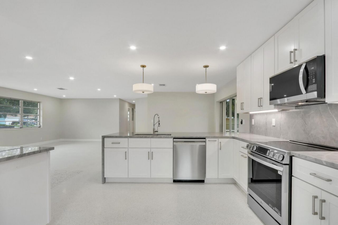 732 Pelican Way, North Palm Beach, FL 33408 Photo