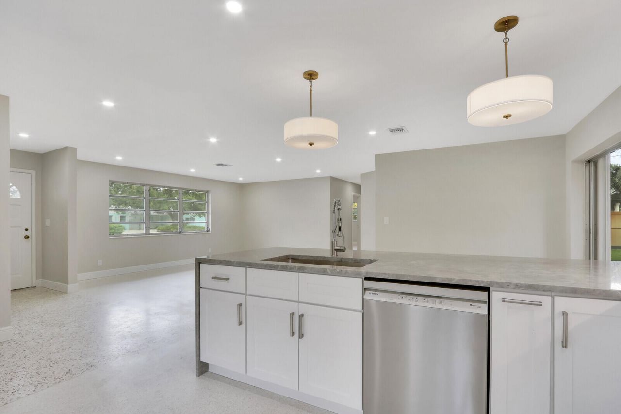 732 Pelican Way, North Palm Beach, FL 33408 Photo