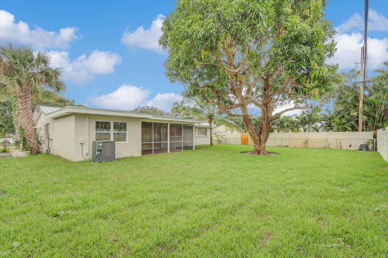 732 Pelican Way, North Palm Beach, FL 33408 Photo