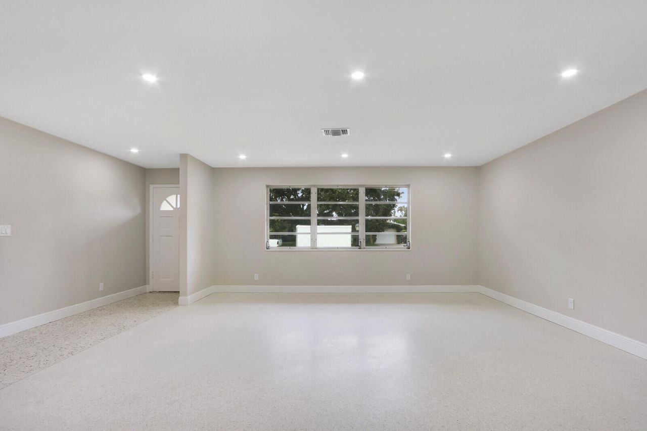 732 Pelican Way, North Palm Beach, FL 33408 Photo