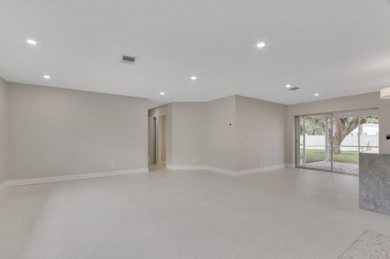 732 Pelican Way, North Palm Beach, FL 33408 Photo