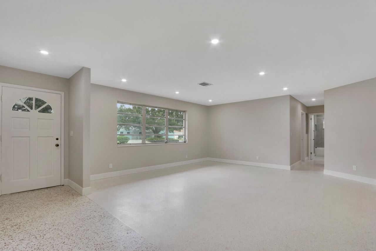 732 Pelican Way, North Palm Beach, FL 33408 Photo