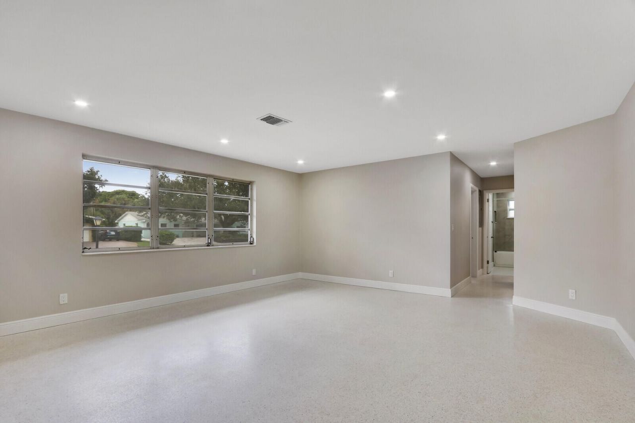 732 Pelican Way, North Palm Beach, FL 33408 Photo